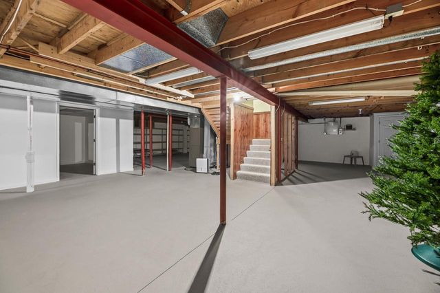 293 Westfield WAY, Pewaukee, WI 53072