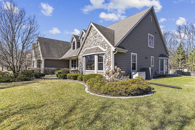 293 Westfield WAY, Pewaukee, WI 53072