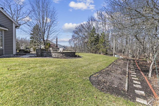 293 Westfield WAY, Pewaukee, WI 53072