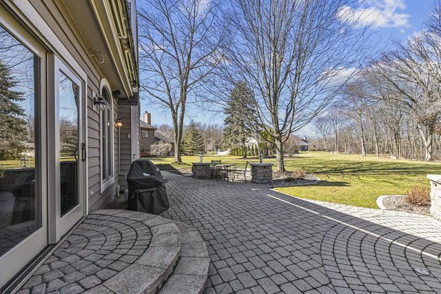 293 Westfield WAY, Pewaukee, WI 53072