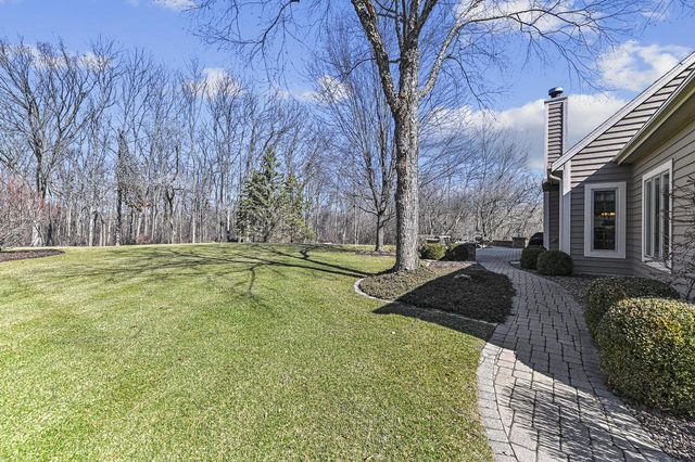 293 Westfield WAY, Pewaukee, WI 53072