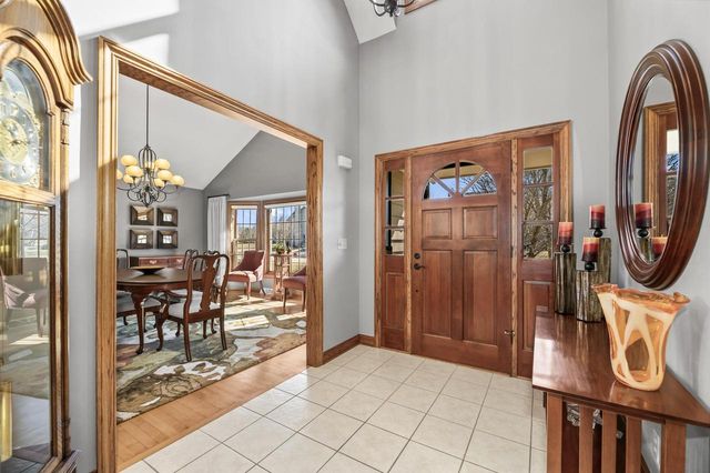 293 Westfield WAY, Pewaukee, WI 53072