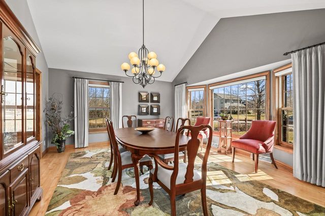 293 Westfield WAY, Pewaukee, WI 53072