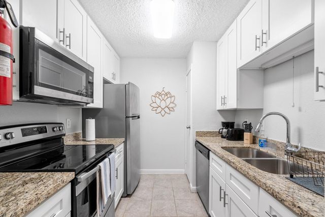 7900 N Stadium Drive 32, Houston, TX 77030