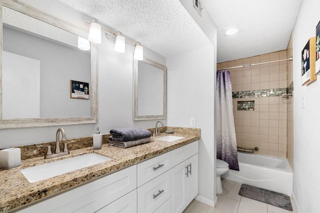 7900 N Stadium Drive 32, Houston, TX 77030