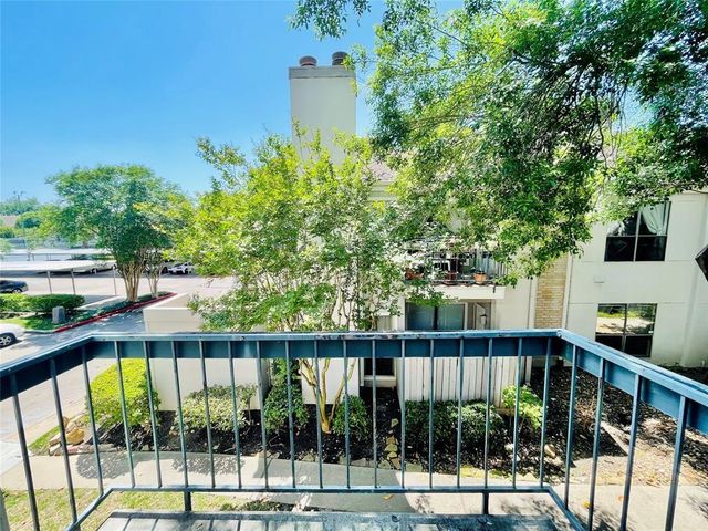 7900 N Stadium Drive 32, Houston, TX 77030