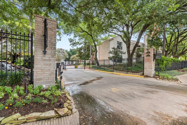 7900 N Stadium Drive 32, Houston, TX 77030