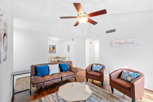 7900 N Stadium Drive 32, Houston, TX 77030