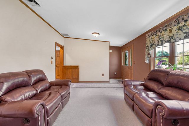 15 Jefferson Road, Dracut, MA 01826