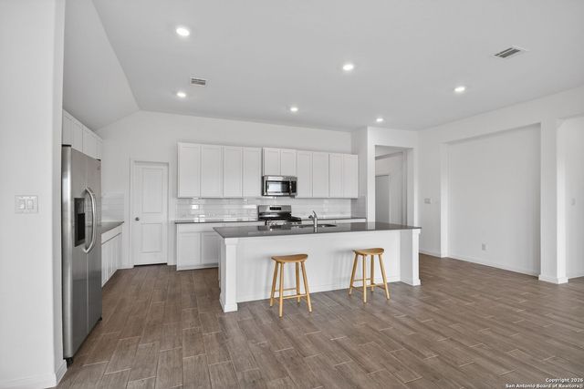 5755 musquiz, Seguin, TX 78155