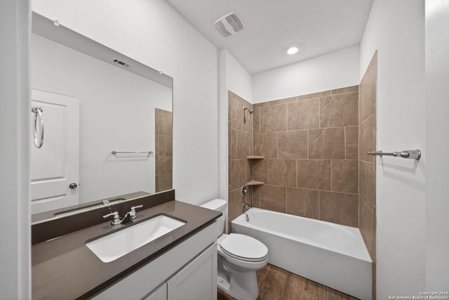 5755 musquiz, Seguin, TX 78155