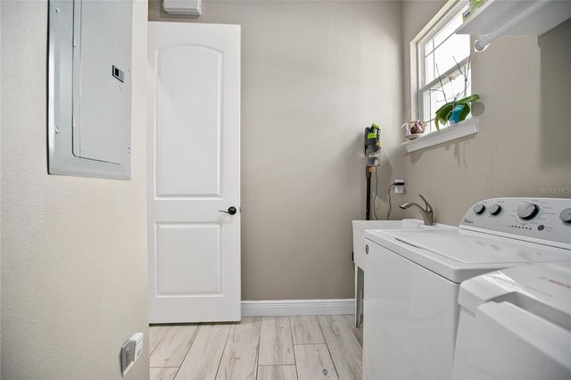 1980 E KICKLIGHTER ROAD, Lake Helen, FL 32744