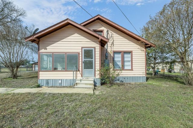 806 Plum Street, Caldwell, TX 77836
