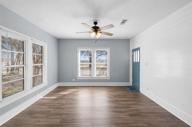 806 Plum Street, Caldwell, TX 77836