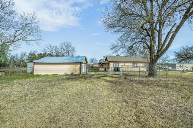 806 Plum Street, Caldwell, TX 77836