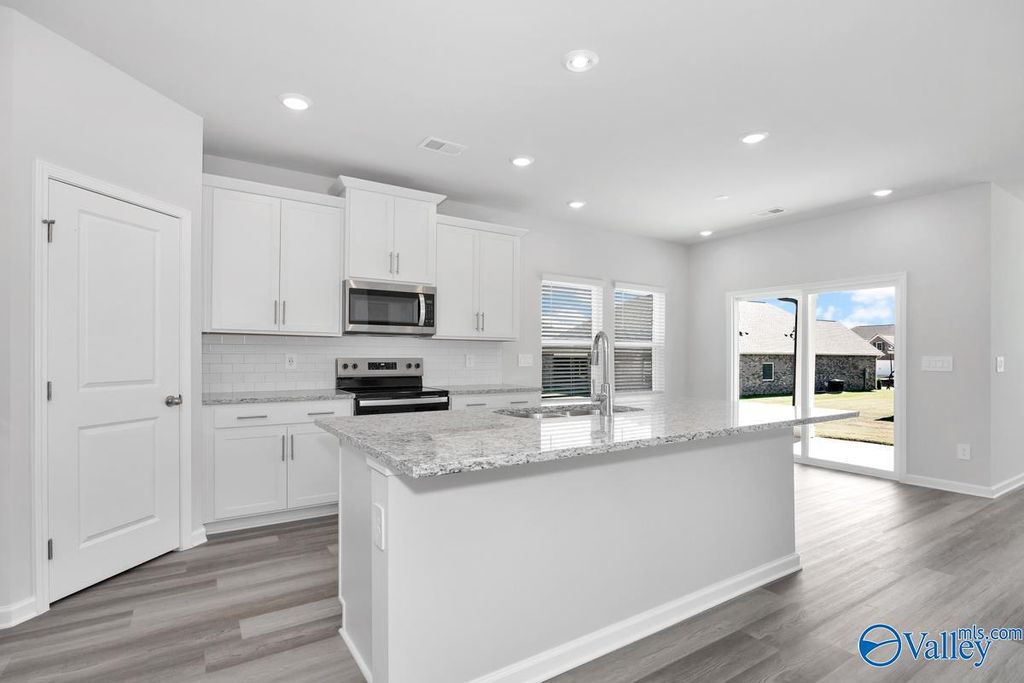14795 Lapwing Cove, Athens, AL 35611