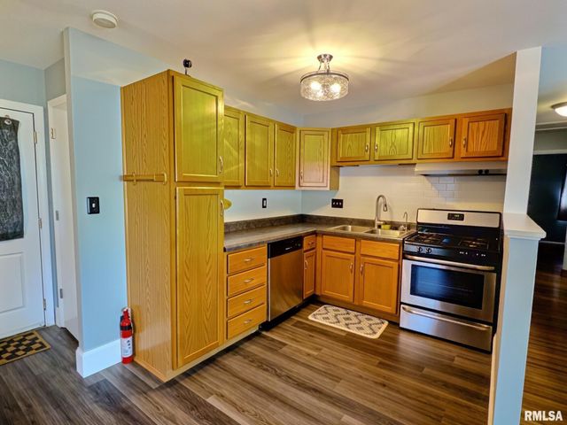 5744 N HAMILTON Road, Peoria, IL 61614