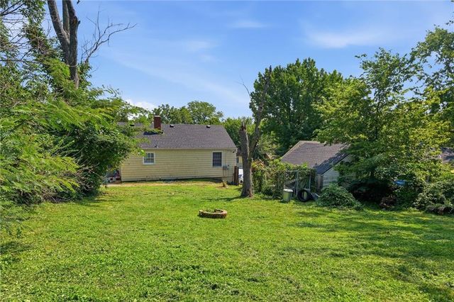 7617 Sni A Bar Terrace, Kansas City, MO 64129