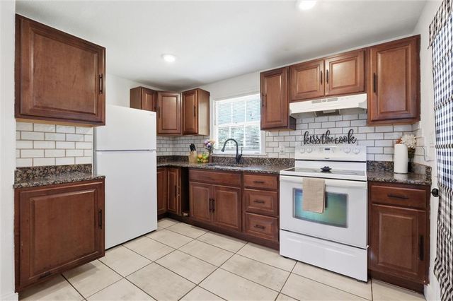 7617 Sni A Bar Terrace, Kansas City, MO 64129