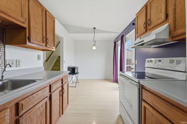 6818 Hunters Glen Drive, Fort Wayne, IN 46835