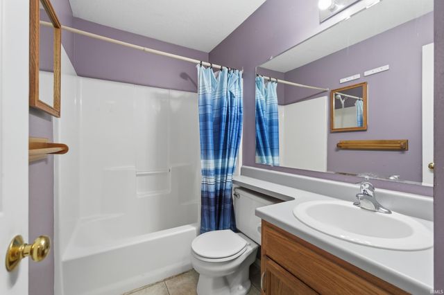 6818 Hunters Glen Drive, Fort Wayne, IN 46835