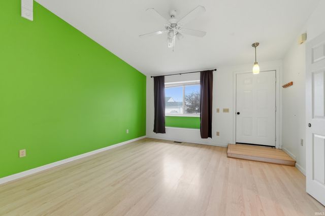 6818 Hunters Glen Drive, Fort Wayne, IN 46835