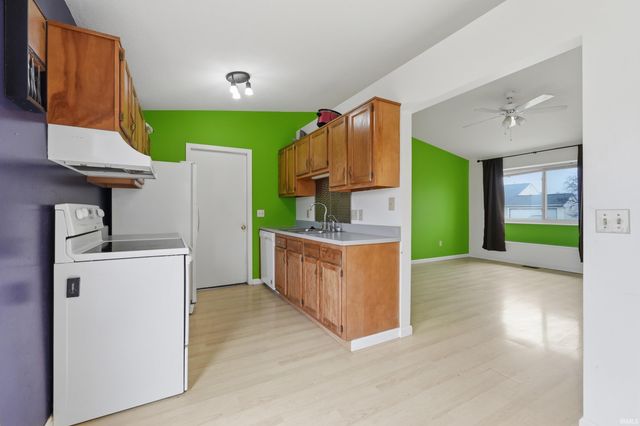 6818 Hunters Glen Drive, Fort Wayne, IN 46835