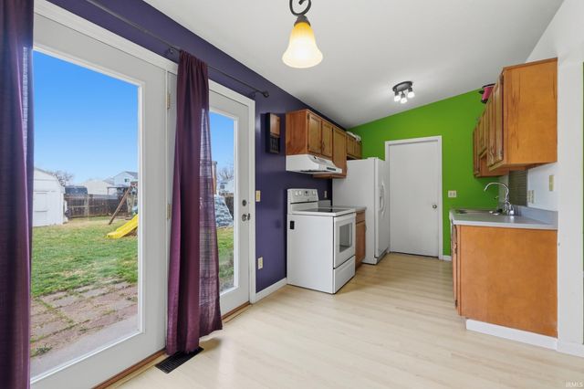 6818 Hunters Glen Drive, Fort Wayne, IN 46835