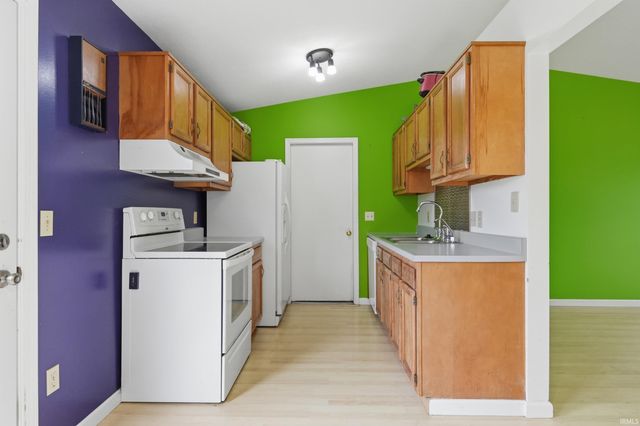 6818 Hunters Glen Drive, Fort Wayne, IN 46835