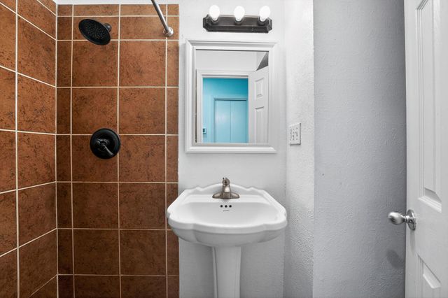 2906 West Ave 9, Austin, TX 78705