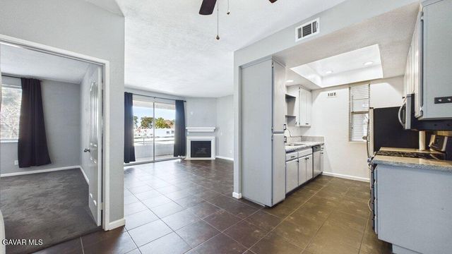 2821 W Avenue K12 217, Lancaster, CA 93534