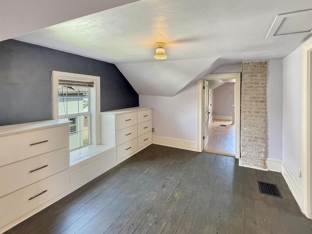 1350 CEAPE AVENUE, Oshkosh, WI 54901