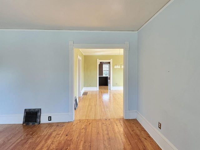 1350 CEAPE AVENUE, Oshkosh, WI 54901