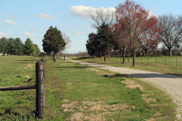 144 Mary Adams Rd, Franklin, KY 42134