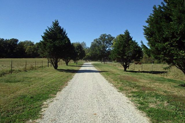 144 Mary Adams Rd, Franklin, KY 42134