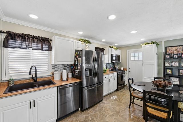 42 Goodridge Drive, Florence, KY 41042