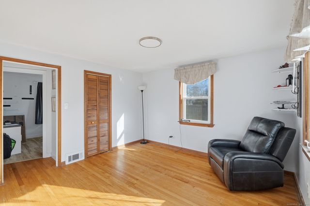 43 Salem Road, Manchester, CT 06040