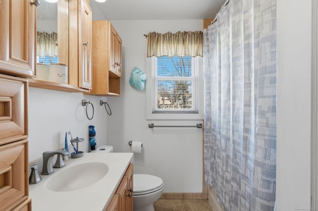 43 Salem Road, Manchester, CT 06040