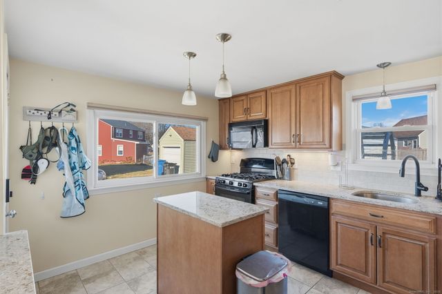 43 Salem Road, Manchester, CT 06040