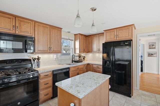 43 Salem Road, Manchester, CT 06040