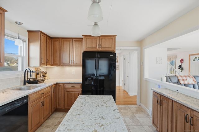 43 Salem Road, Manchester, CT 06040