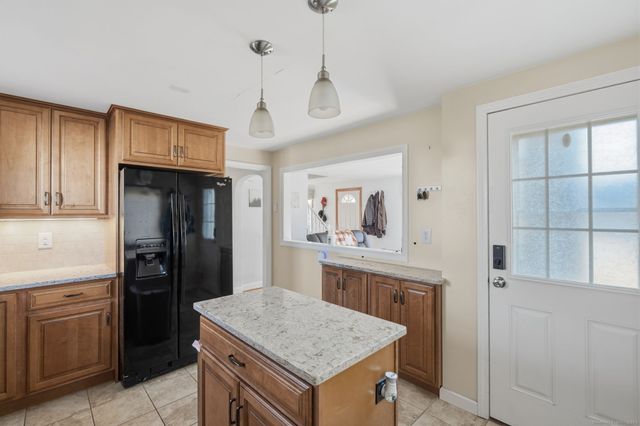 43 Salem Road, Manchester, CT 06040