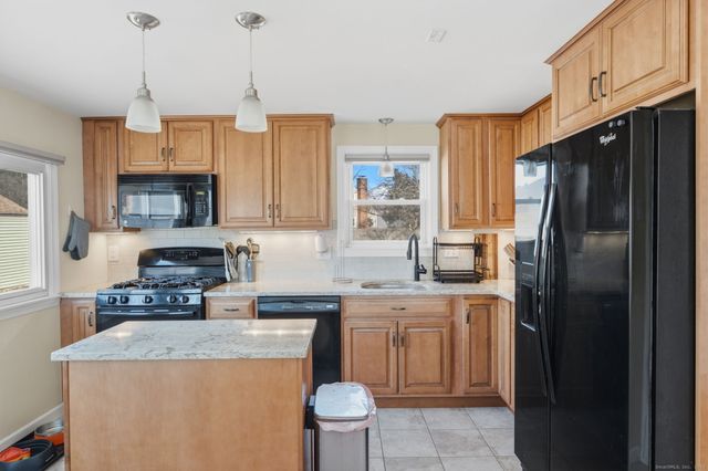 43 Salem Road, Manchester, CT 06040