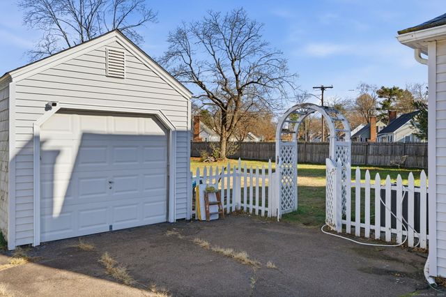 43 Salem Road, Manchester, CT 06040