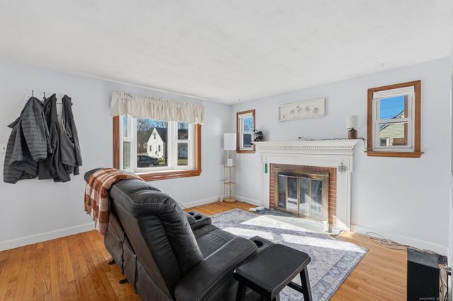 43 Salem Road, Manchester, CT 06040