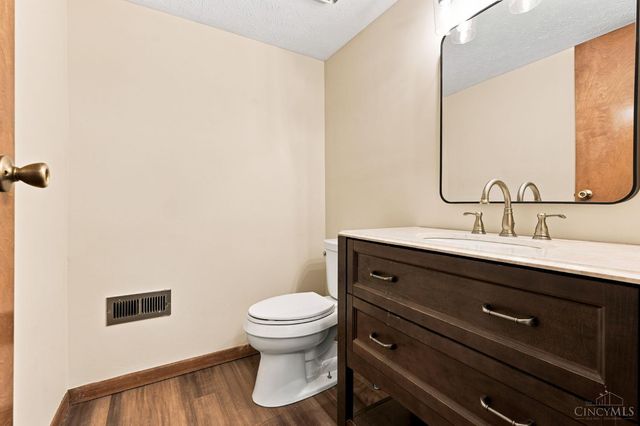 5317 Hickory Trail Lane, Blue Ash, OH 45242