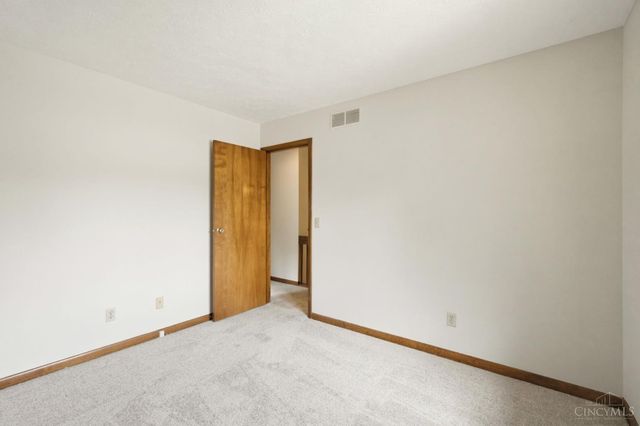 5317 Hickory Trail Lane, Blue Ash, OH 45242