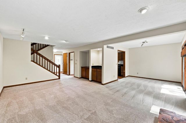 5317 Hickory Trail Lane, Blue Ash, OH 45242