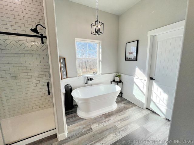 11457 N 510 Road, Tahlequah, OK 74464