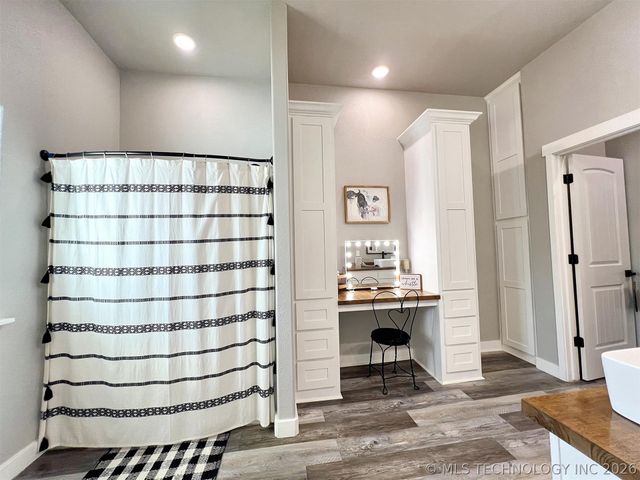 11457 N 510 Road, Tahlequah, OK 74464